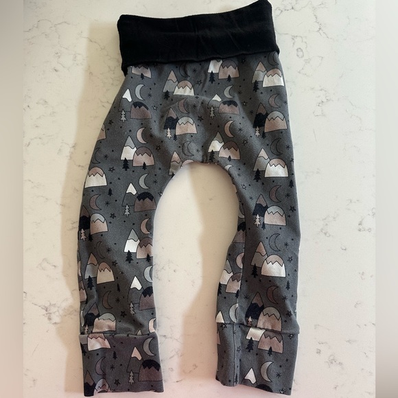 Grow with me pants 12-24 months - Picture 2 of 3